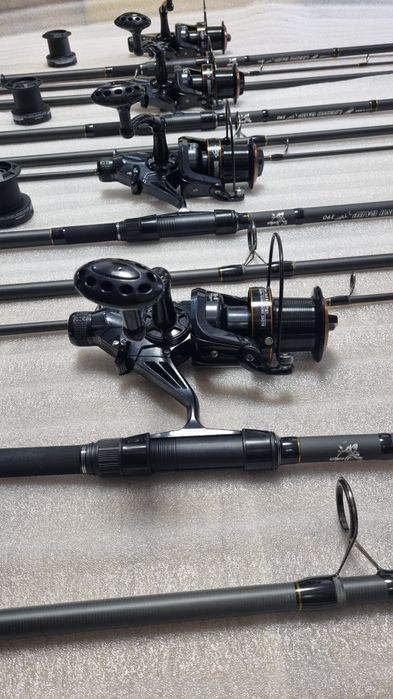 SET 4 Lansete FL LEGEND 3.90m 3 tronsoane + 4 Mulinete AVIATOR DP70