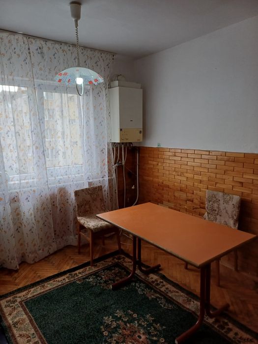 Proprietar vând apartament 2 camere et 2 Al. Plopilor ocupabil imediat