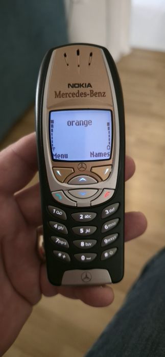 Nokia 6310i culoare negru cu auriu mercedes benz