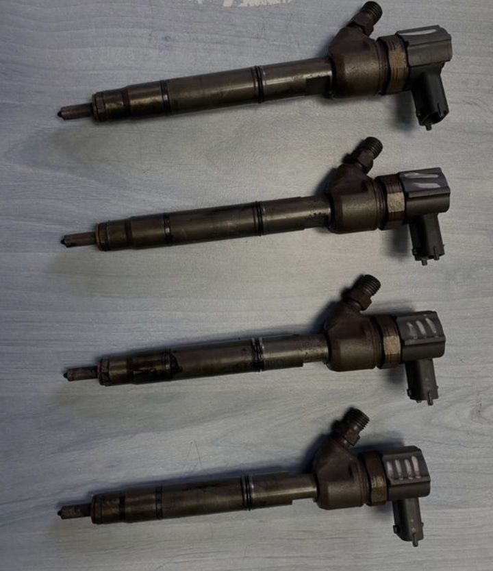 Injectoare  1.5 crdi D4FA Cerato/GETZ/Hyundai Matrix/Accent 3/Kia Rio