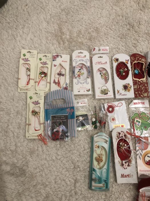 vand 33 de mărțișoare / 10 lei bucata