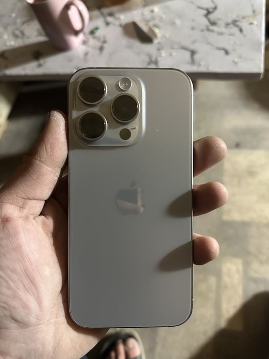 Iphone 15 pro 86% emoost