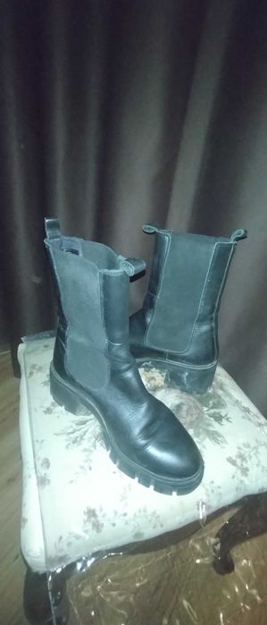 Зимни боти от естествена кожа