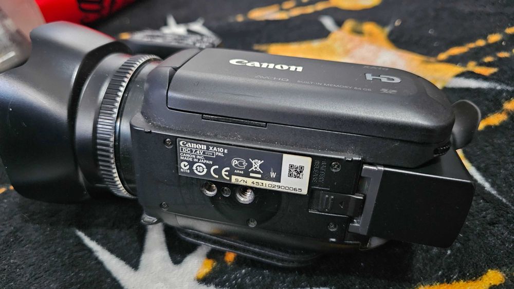 Camera video profesionala Canon XA10 64gb memorie
