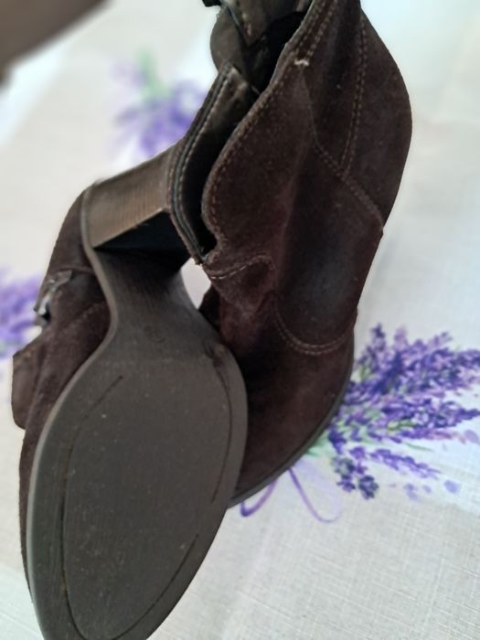 Botine elegante și comode