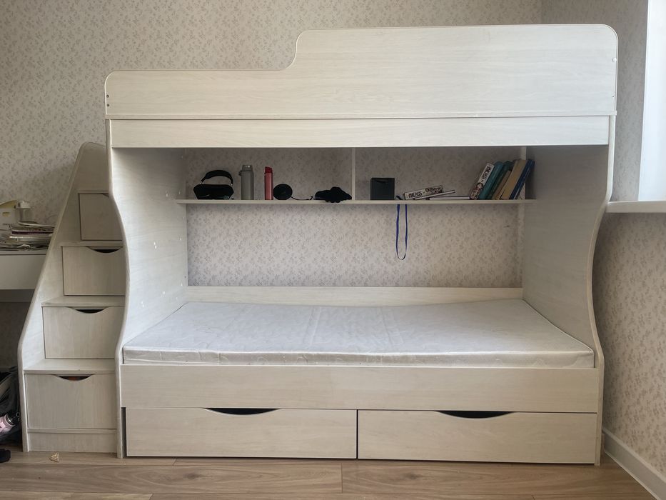 Продается двухярусная кровать