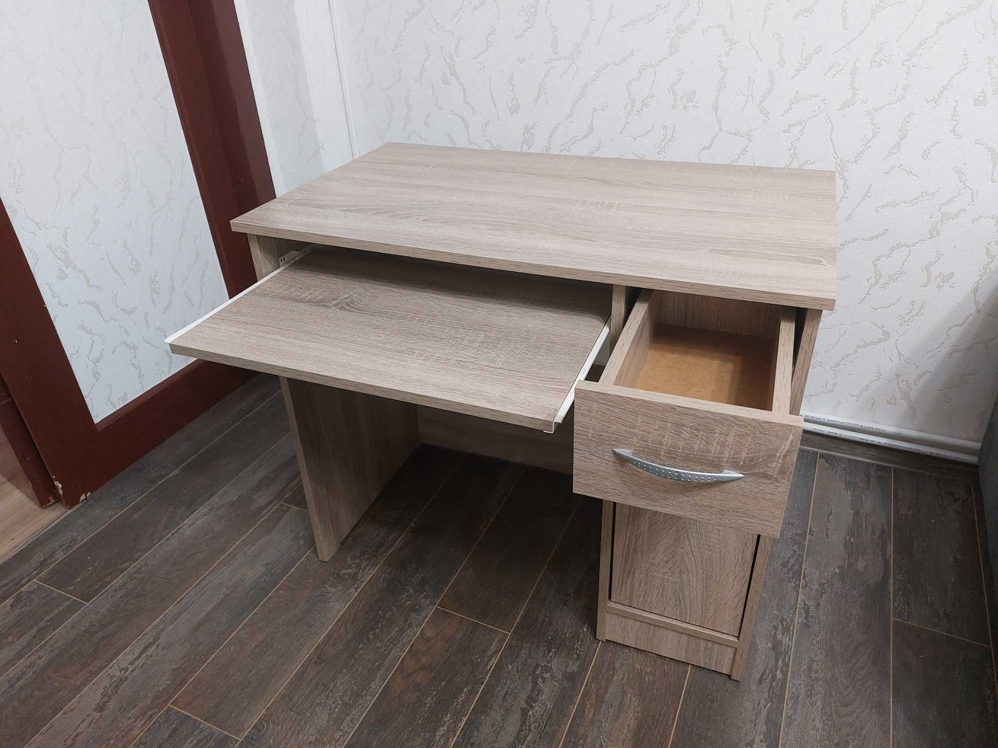 Продавам ученическо бюро
