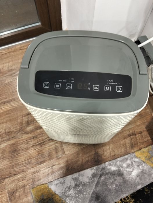 Vând dezumidificator