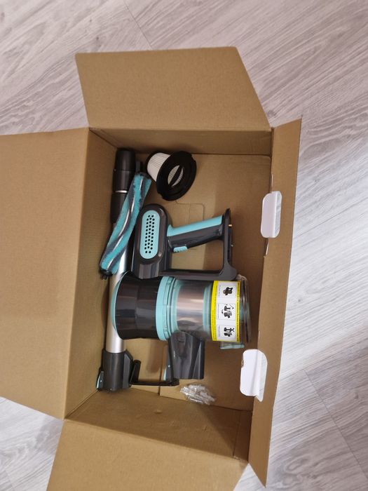 Aspirator cu acumulator 22V - 210W 4 in 1