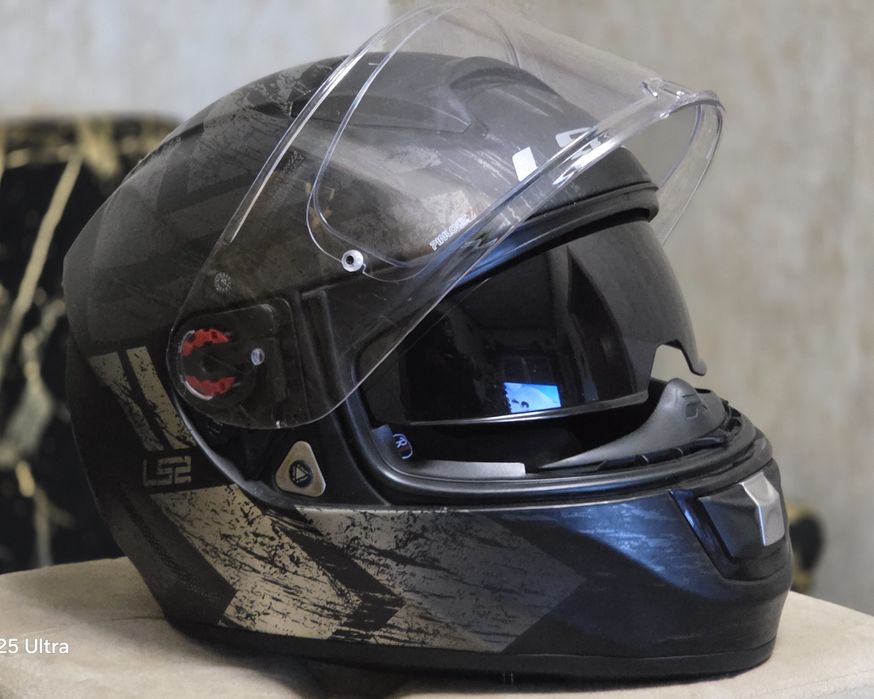 Каска LS2 Vector Evo
Конструкция на външната обвивка от