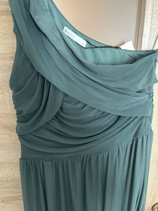 Чисто нова коктейлна рокля