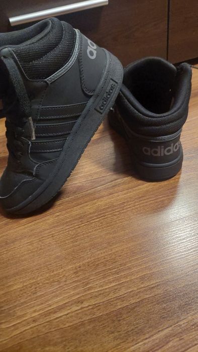 Adidas  35,5 черни