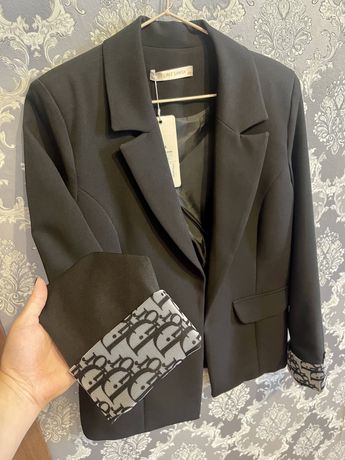 Пиджак Dior люкс и Юбка р46 + босоножки в подарок