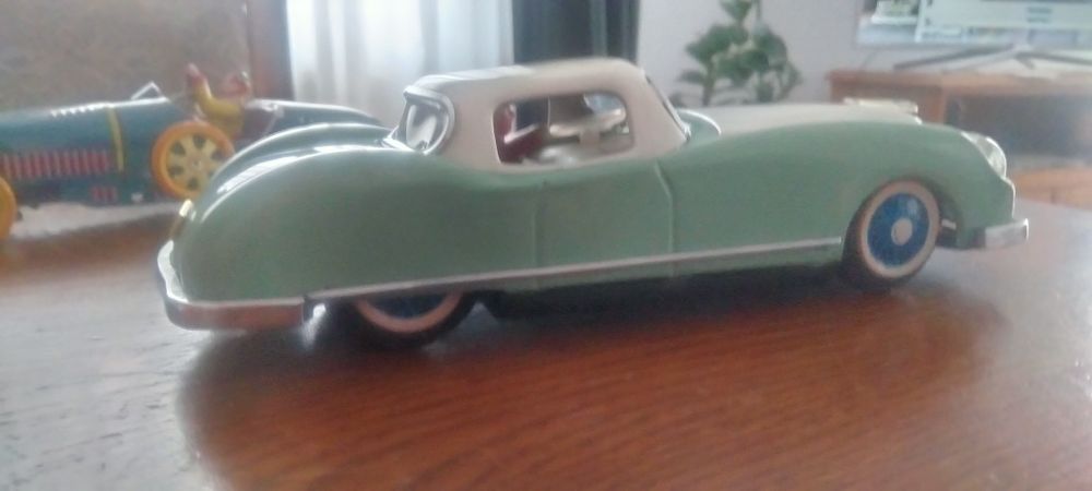 2 mașinuțe tabla originale anii 75