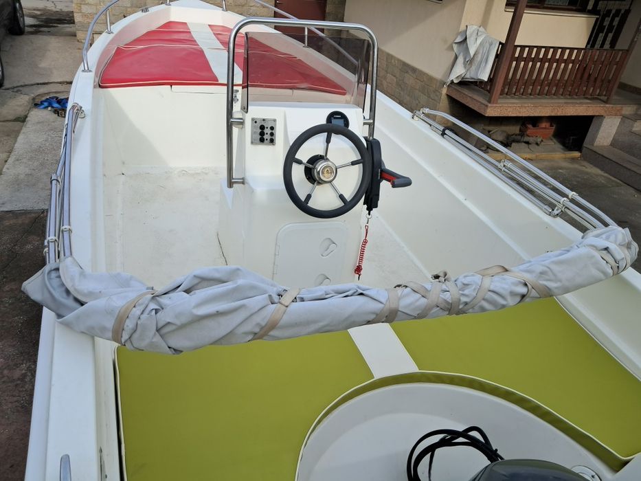 Морска лодка Алегра