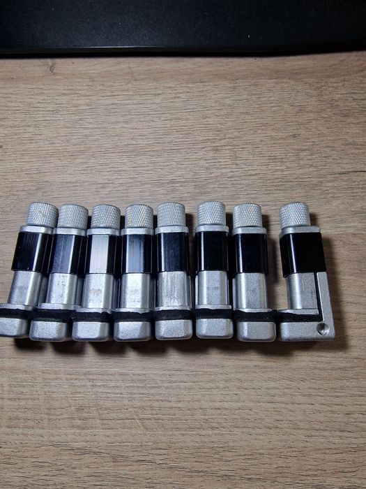 Стяги за ремонт на дисплей 8бр