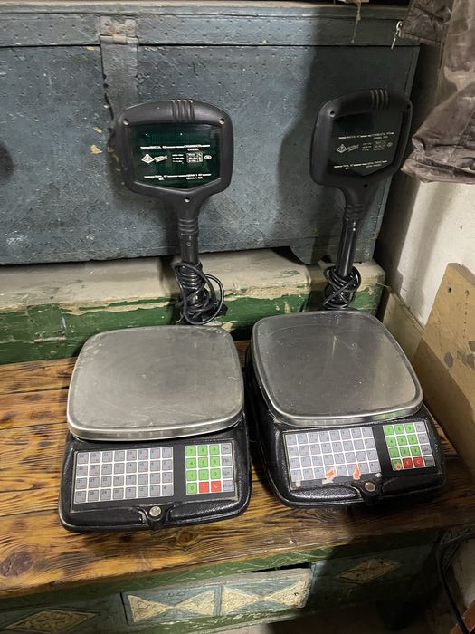 Продаются весы магазинные