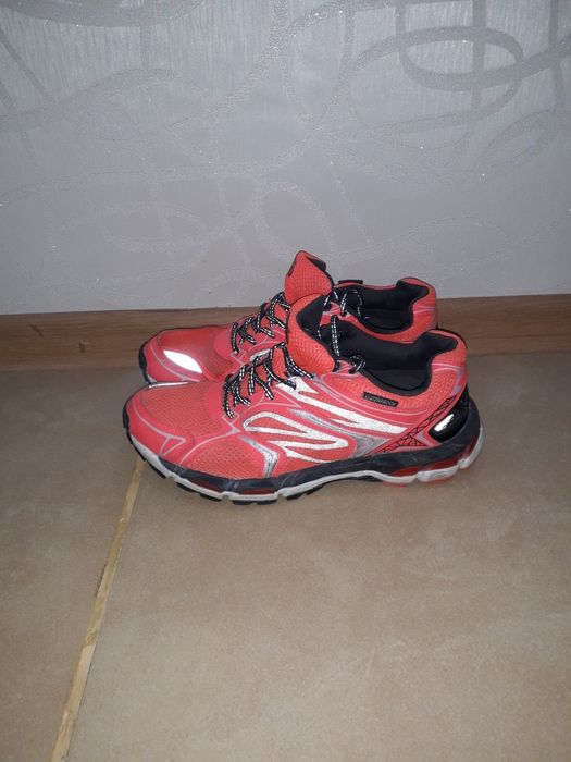 Мужские фирменные кроссовки размер 39