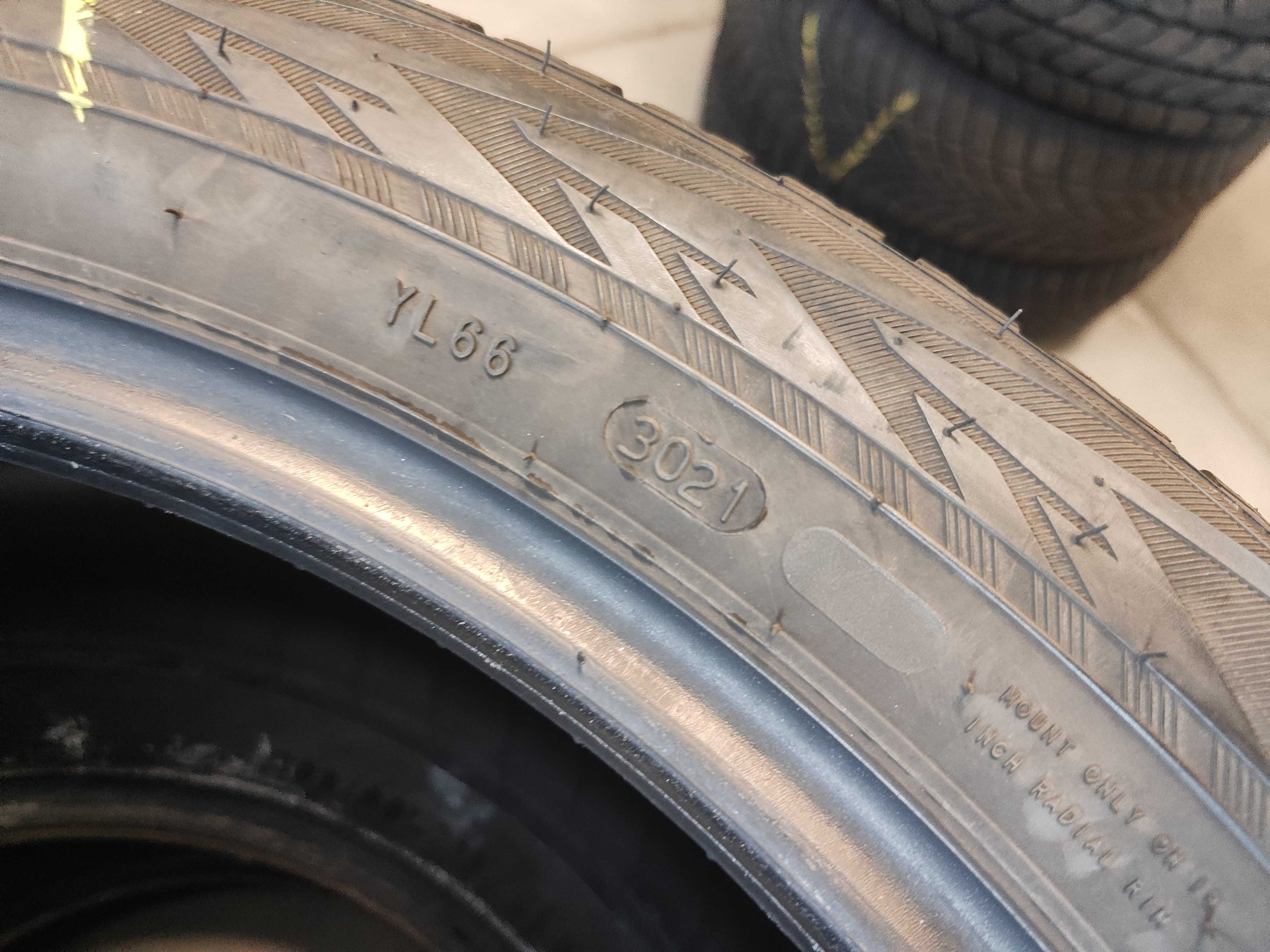 2бр.зимни гуми 235/50/19 Nokian