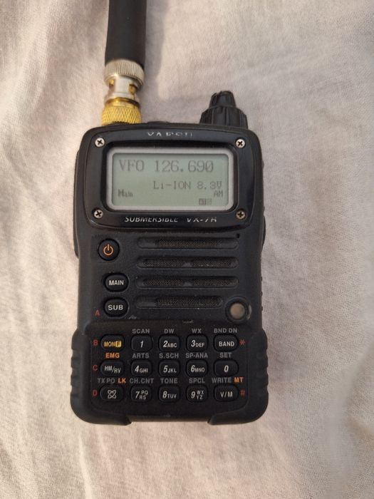 Yaesu vx-7r радиостанция