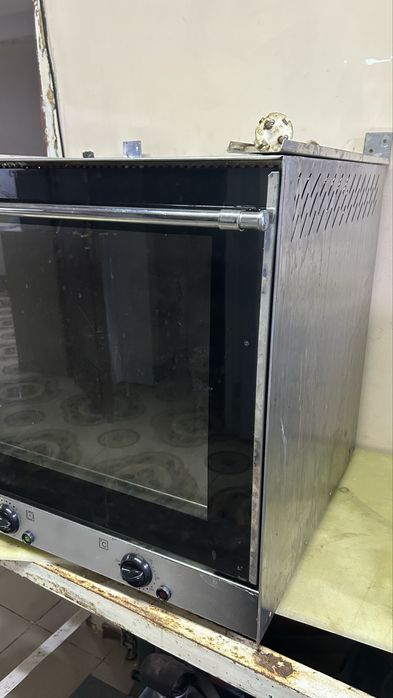 Духовой шкаф с конвекцией для общепита