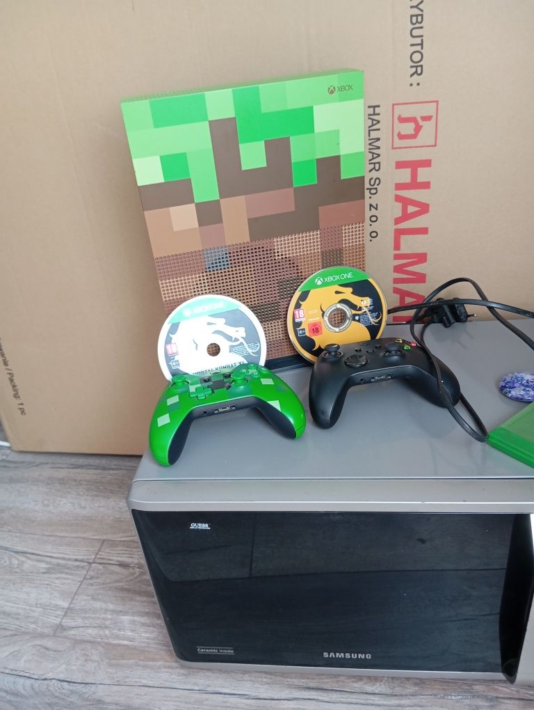 Xbox one limited edition minecraft vine cu doua manete 2 jocru