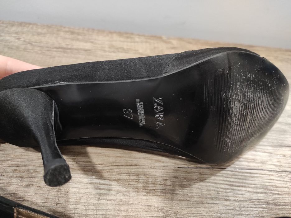 Официални черни дамски обувки ZARA с нисък тънък ток