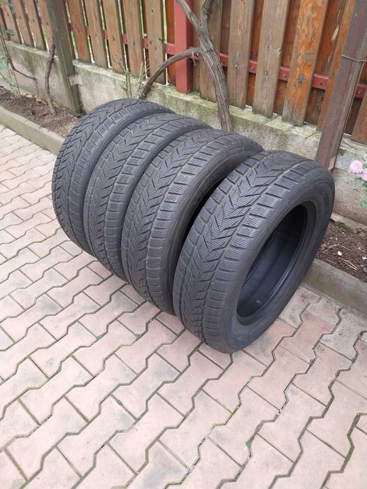 Anvelope iarna (4-buc.) VREDESTEIN  Suv  225/65 R 17 Stare f. buna !