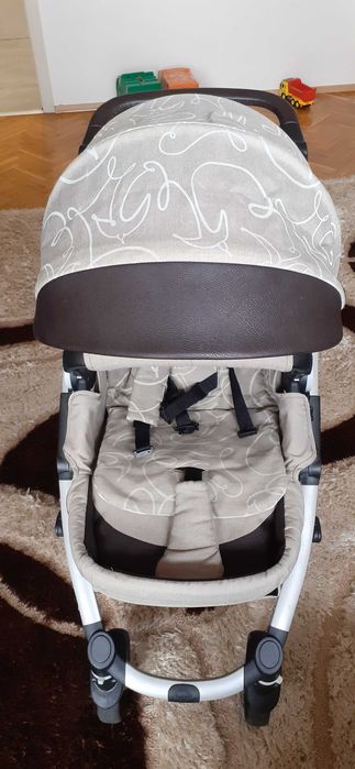 Детска количка подходяща за момче и за момиче.