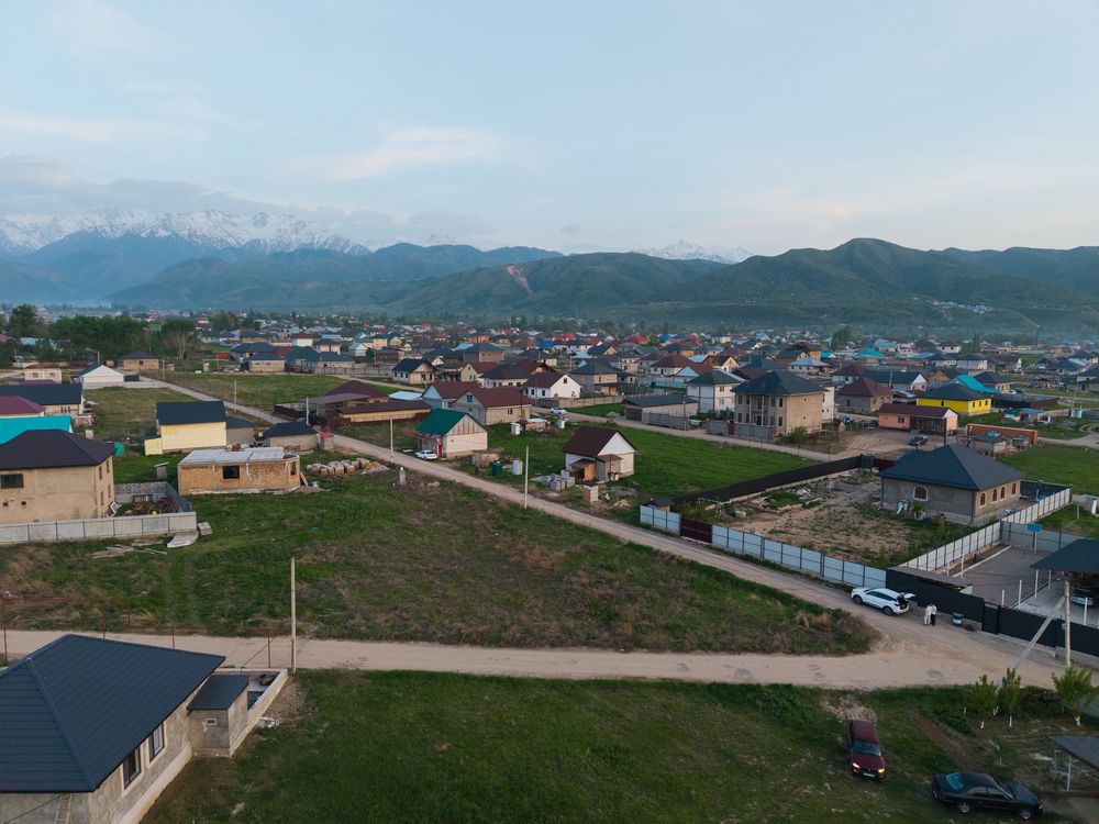 Продам 12 сотых участка делимых