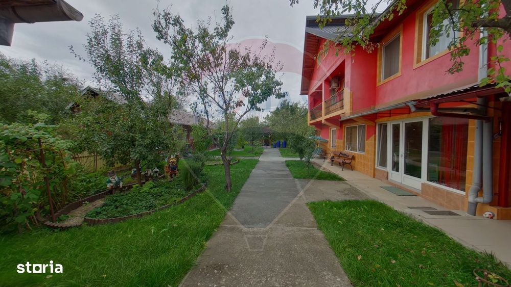 Casă / Vilă cu 16 camere de vânzare în zona Bobâlna