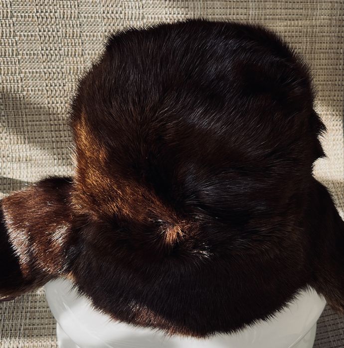 Шапка ушанка от качествена козина - автентична класика