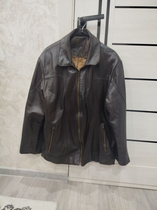 Мужское кожаные куртка в отличном состоянии.  Американские авиа пилот.