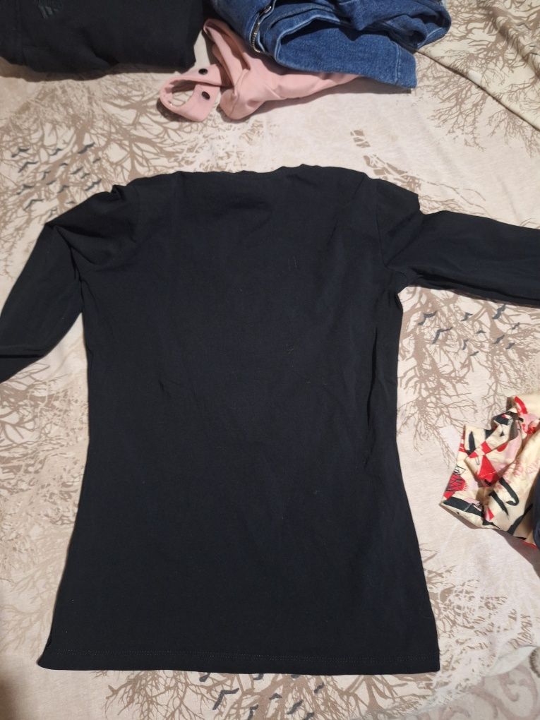 Пролетна фанела на guess Нова е