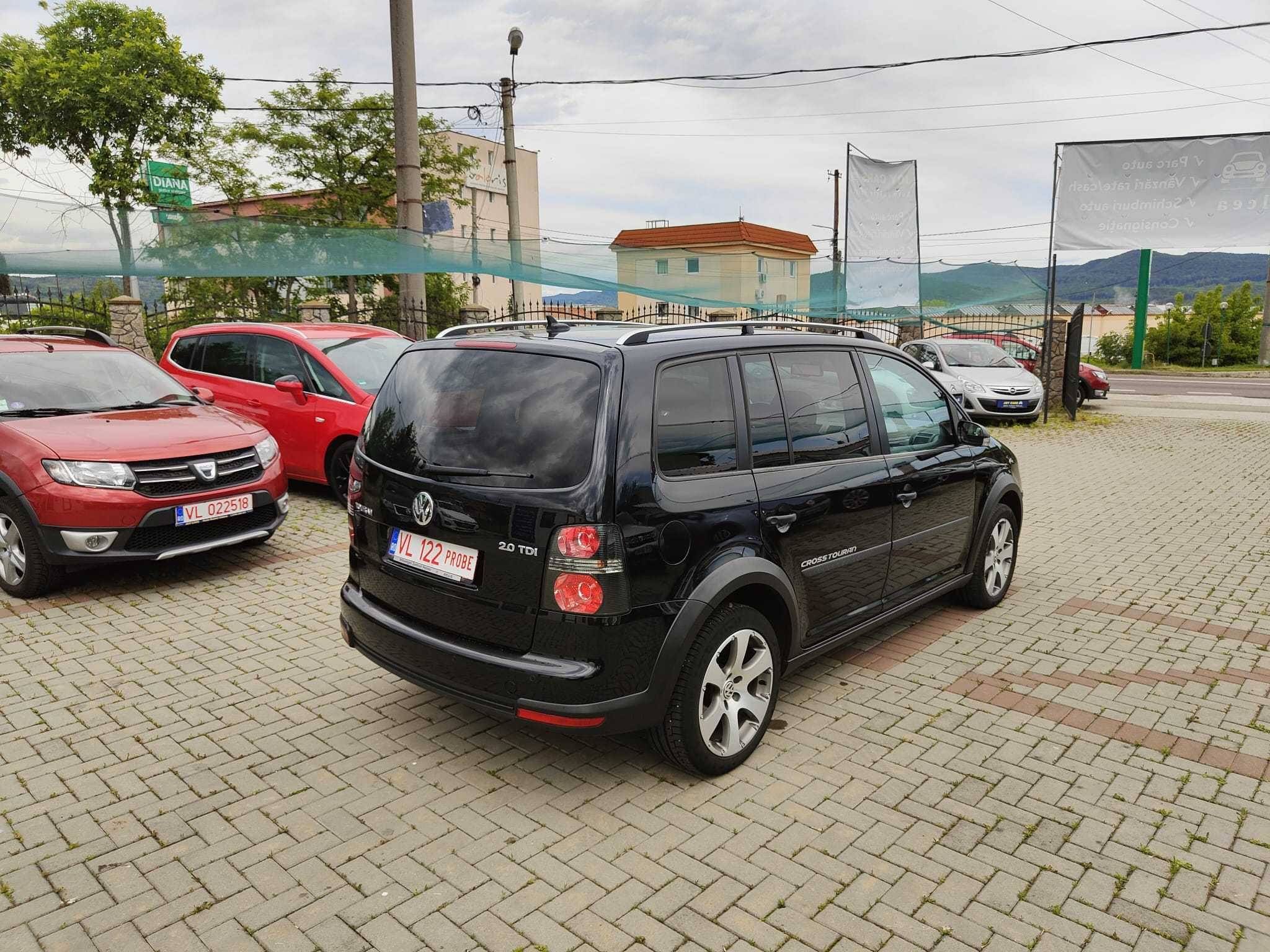 Volkswagen Cross Touran 2.0 TDI 140 CP carlig remorcare, Clima, senzor