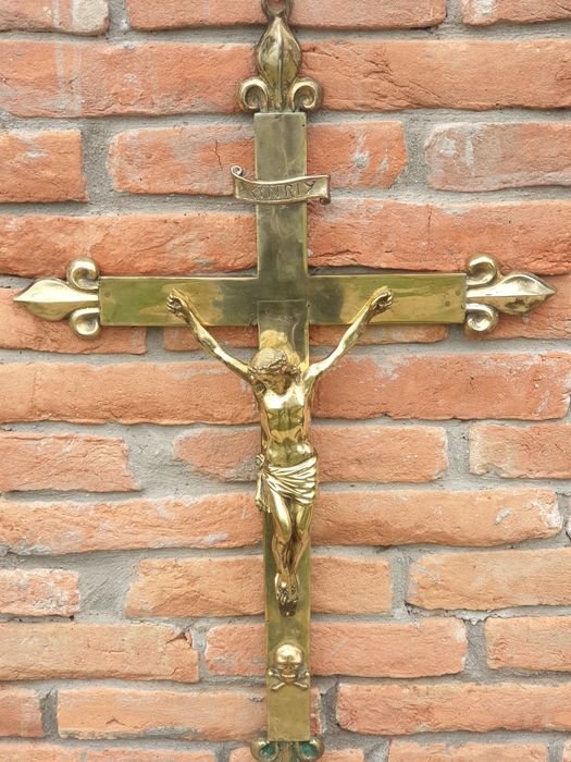 Vand Crucifix diore