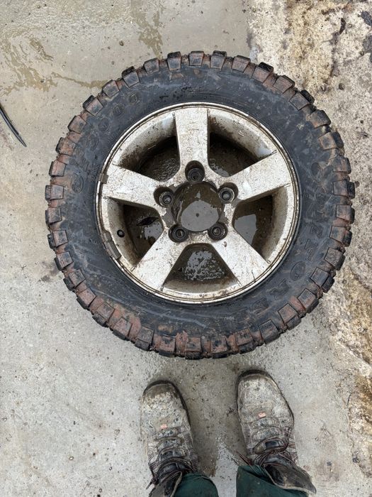 Vand  4 jante cu tot cu cauciucuri