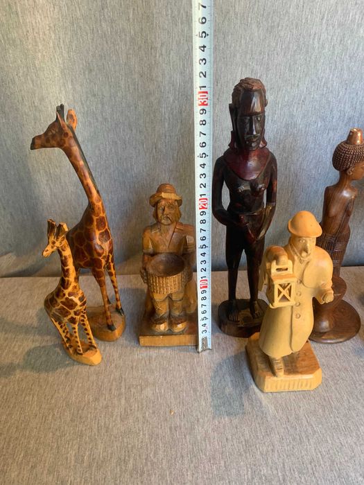 голям лот от дървени фигури статуетки