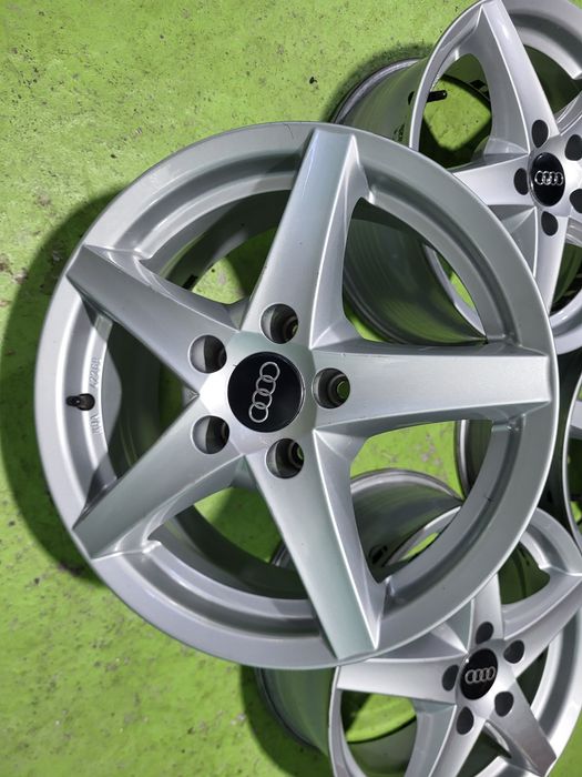 16 5x112 Audi A3 A4 Vw Passat Touran Skoda Caddy Golf 5х112