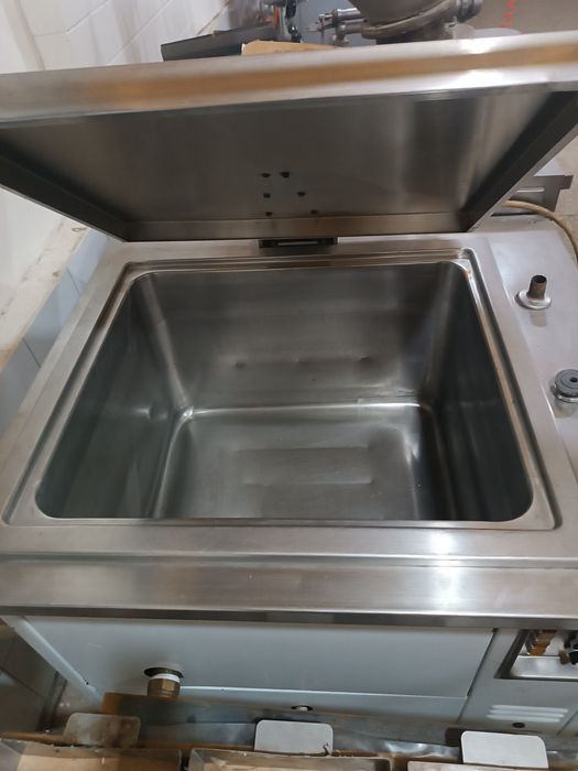 Nagema qizon suv va sut istish