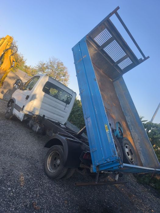 Iveco 35c15 basculabila motor3.0 cu 150 cai bascula se conduce cu b