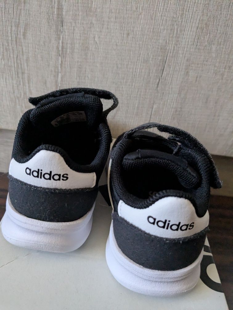 Маратонки Adidas