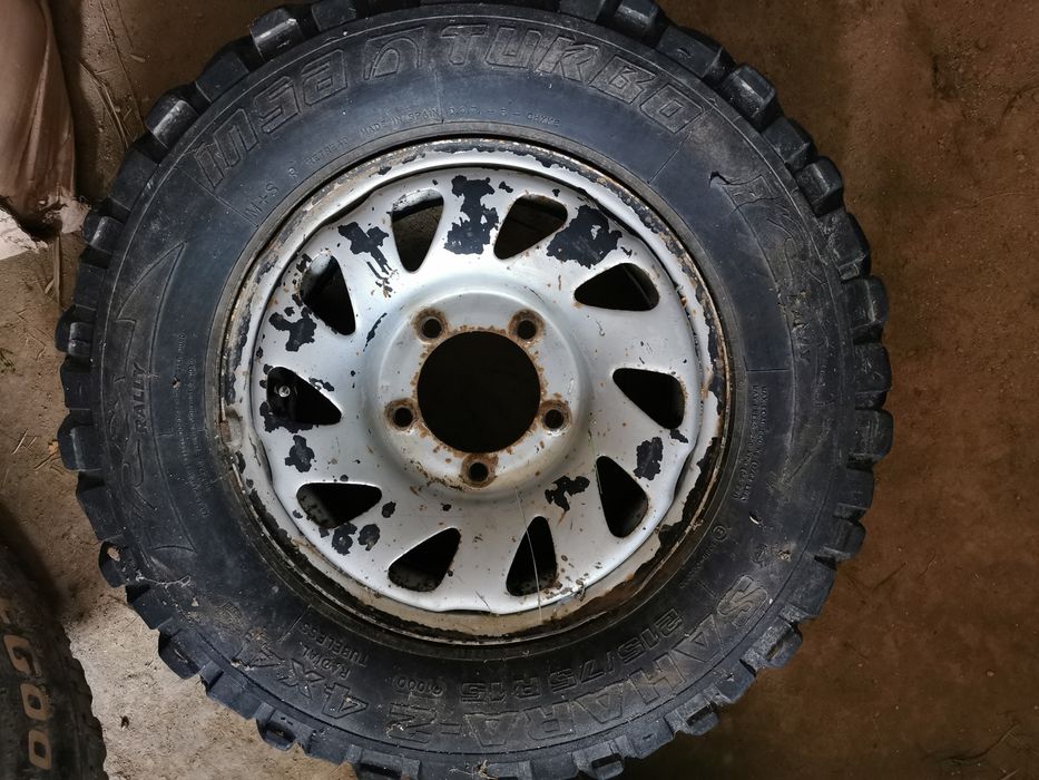 Suzuki Rezerva offroad 15" si BF Goodrich 16"