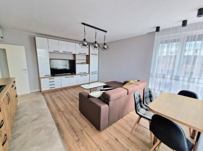 Дава се под наем Двустаен апартамент в Пловдив, Остромила - 67 кв.м за 450 € - Снимка #2