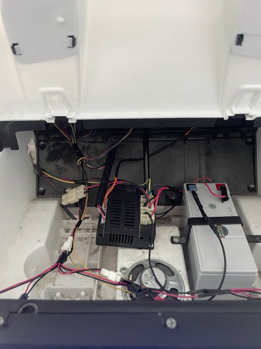 Болалар электромобили сотилади