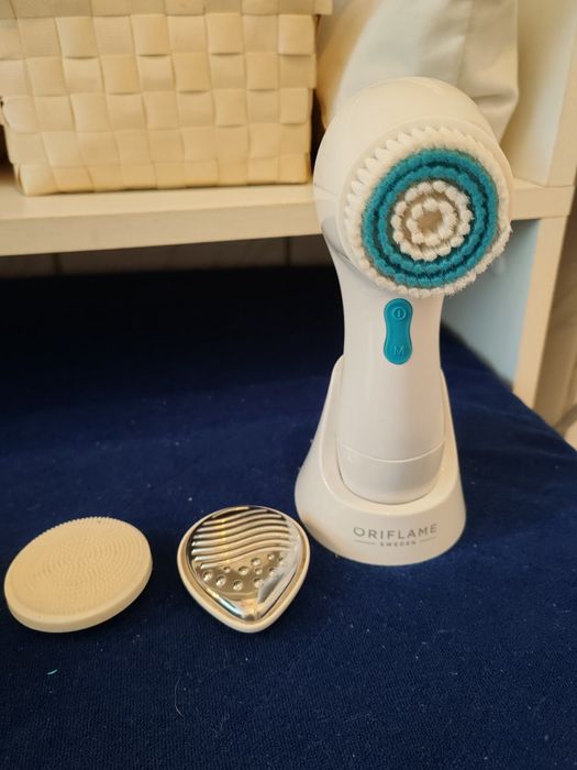 Aparat masaj facial Oriflame