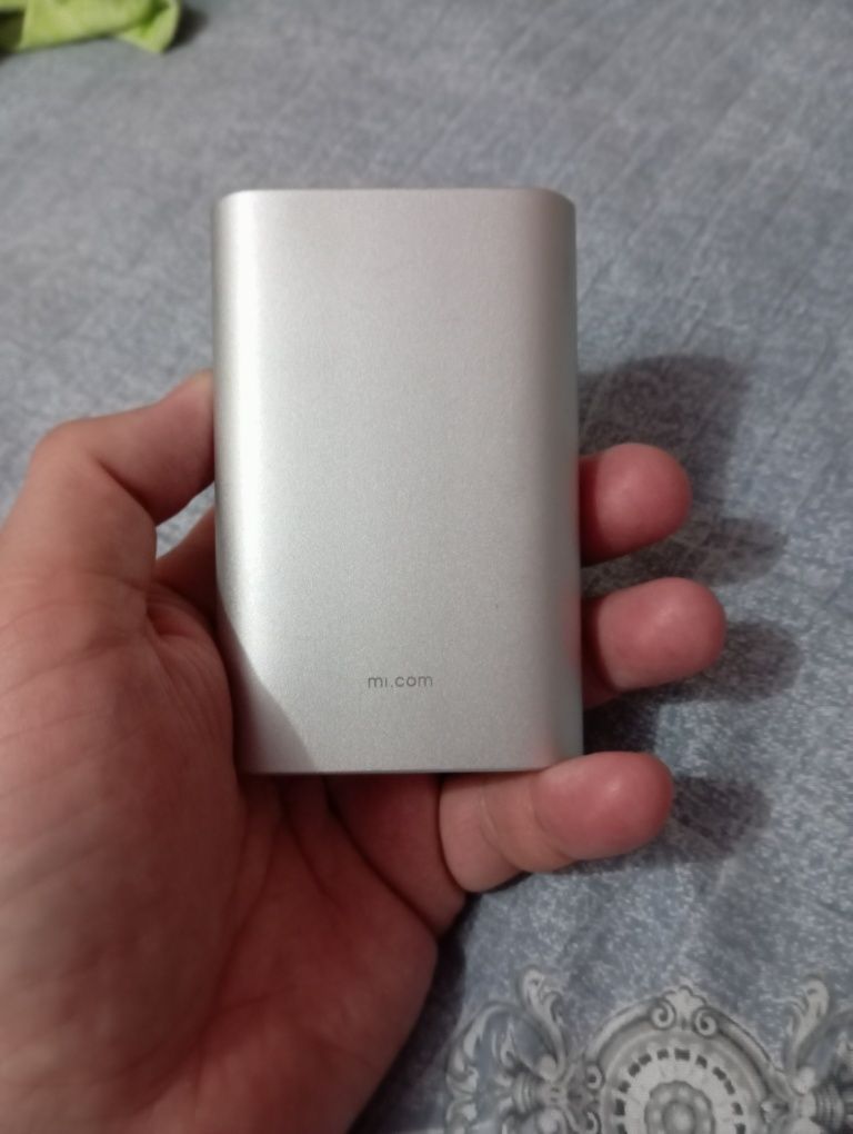 Продам Power Bank MI 9510/10000 mAh 34.23/36 Wh.