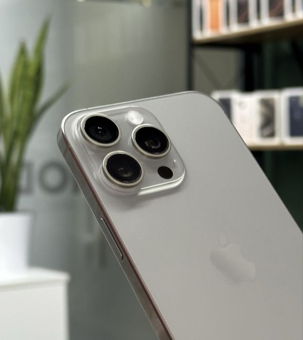 Iphone 15 pro max 256 akm88%