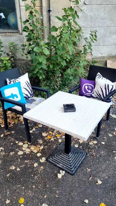 Маси и столове за дома и градината