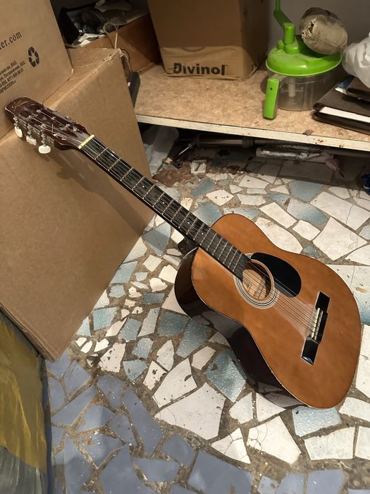 Продается гитара в хорошем состояний